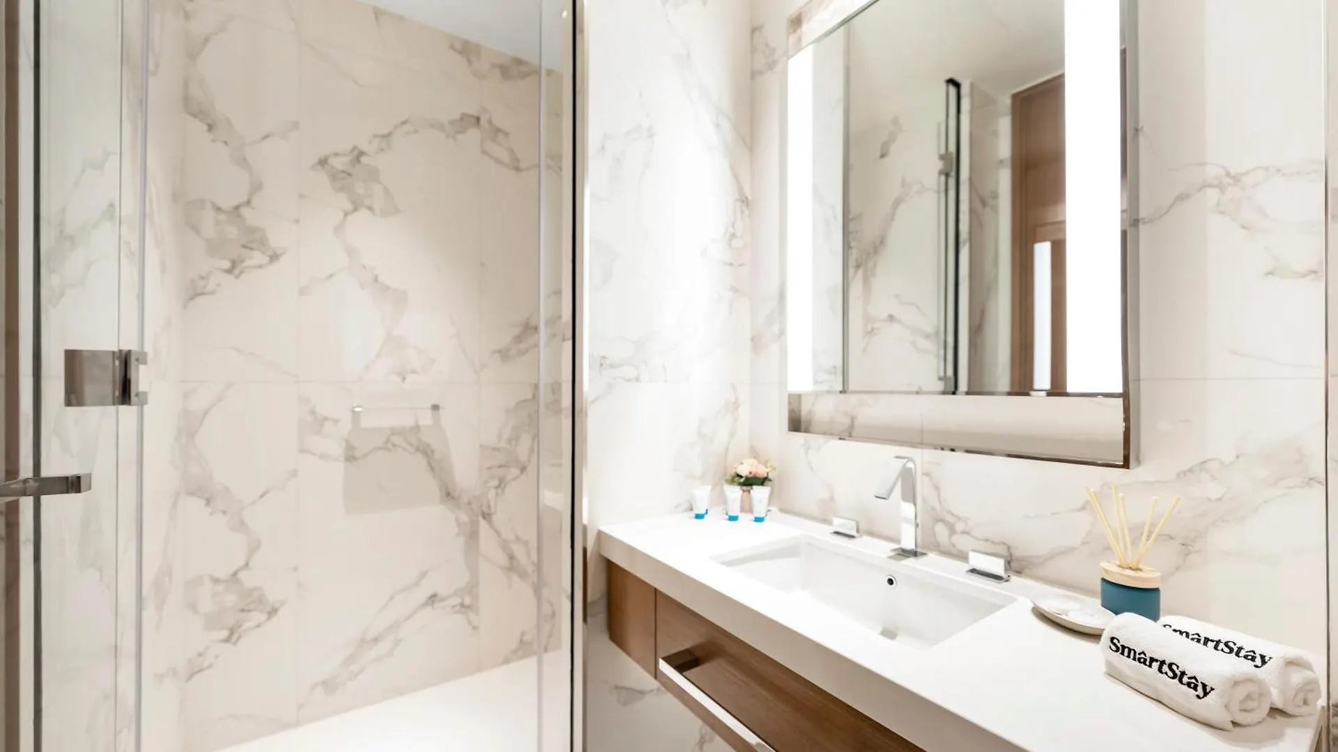 Lägenhet Smartstay At Address Opera - Brand New Luxury Residences - Near Burj Khalifa And Dubai Mall Förenade Arabemiraten